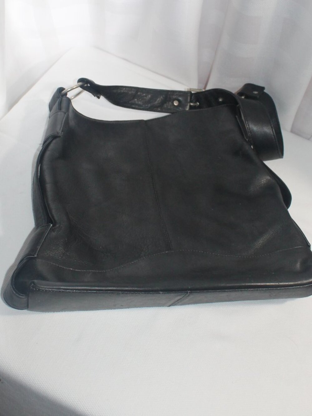 Black Leather Vertical Tote Made in Colombia - Picture 3 of 10
